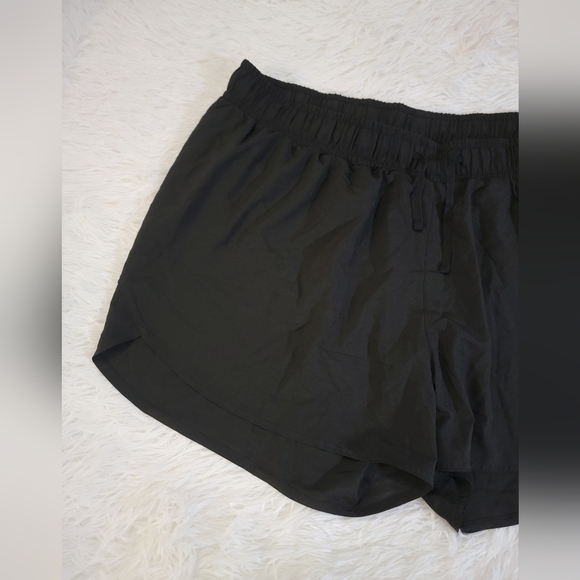 Old Navy Women's Classic Black Athletic Shorts 2X Built In Liner - Picture 5 of 15